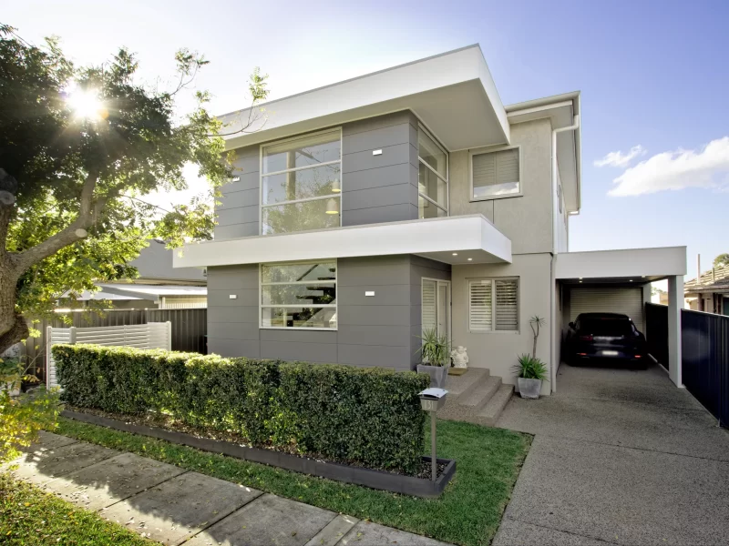 1. Custom Home Costrux New Lambton