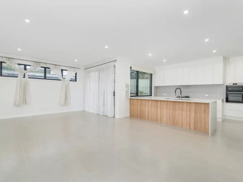 2. Townhouse Adamstown Heights