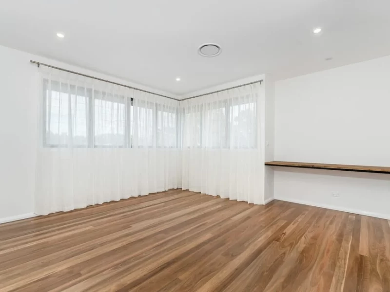 7. Townhouse Adamstown Heights