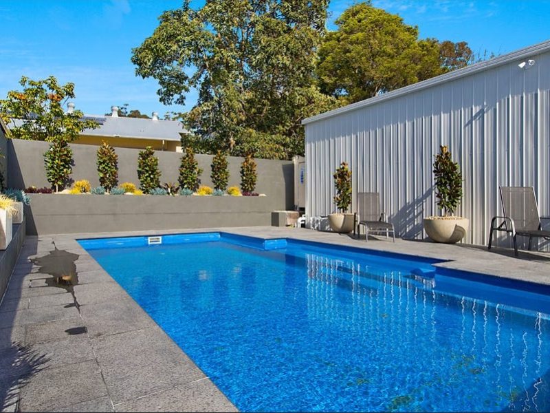 5. Custom Home Adamstown Height Pool